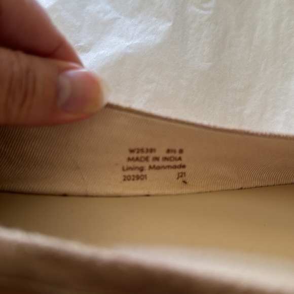 Flats with low heel. Faux-suede. NWOT. Sm blemishes at heel - reflected in price - Picture 4 of 8